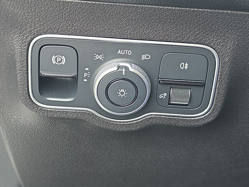 2023 Mercedes-Benz EQB EQB 300