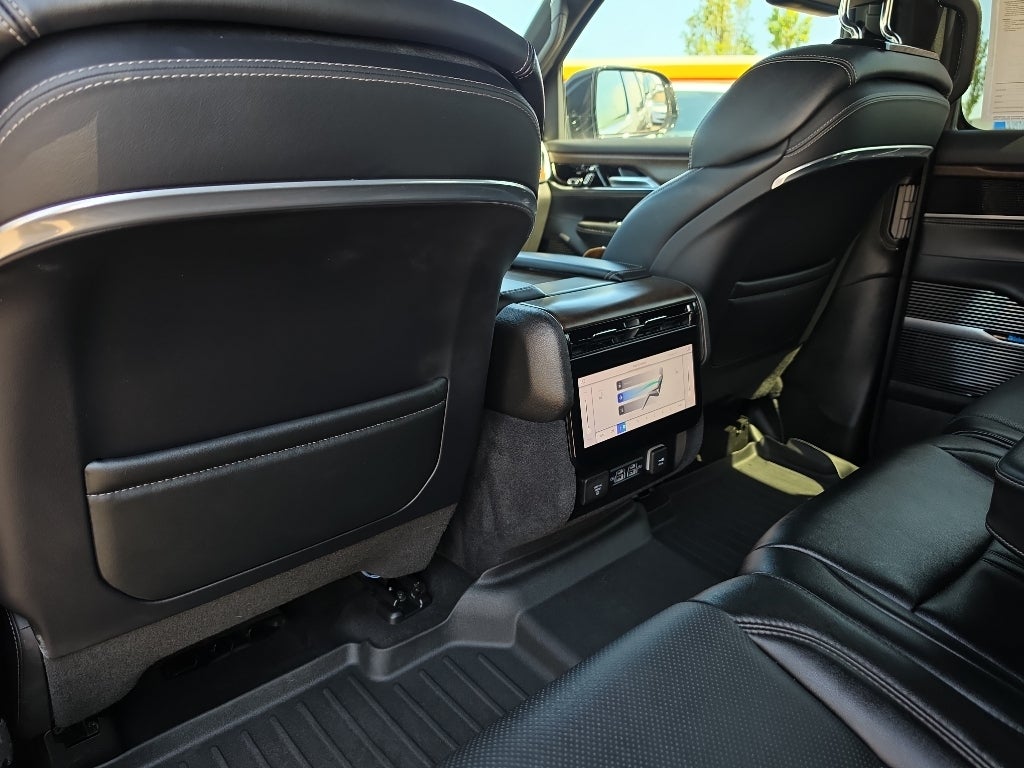 2023 Jeep Grand Wagoneer Series I