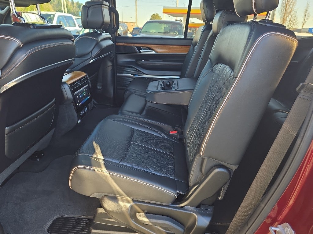 2022 Jeep Grand Wagoneer Series III