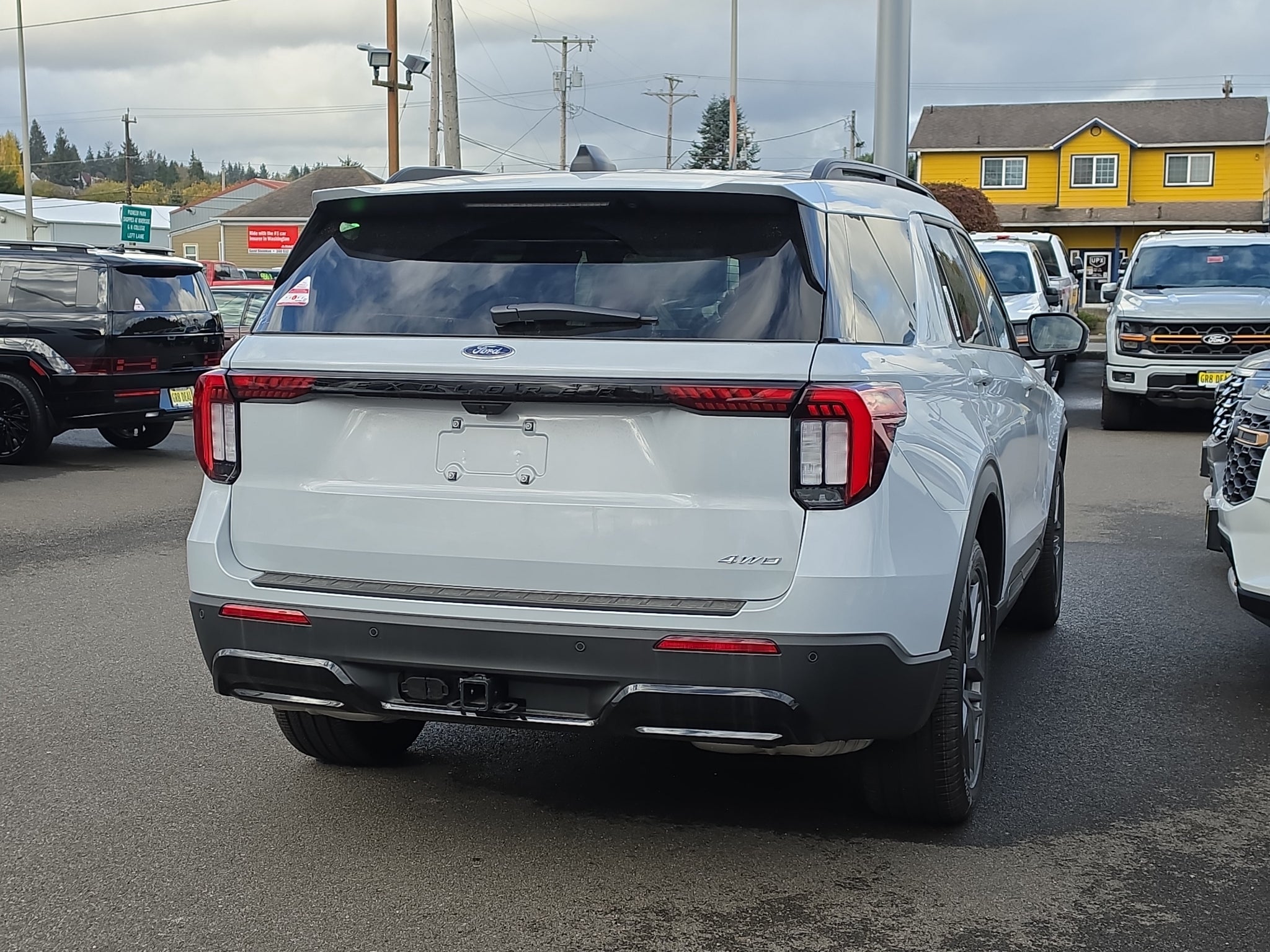 2026 Ford Explorer ST-Line