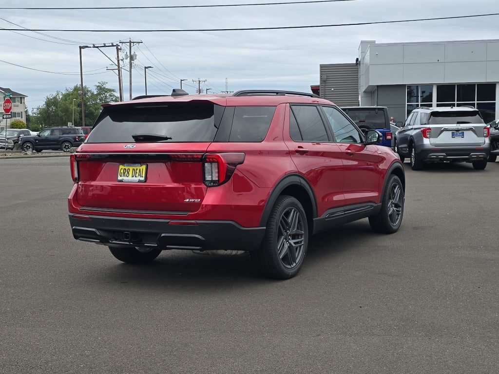 2025 Ford Explorer ST-Line
