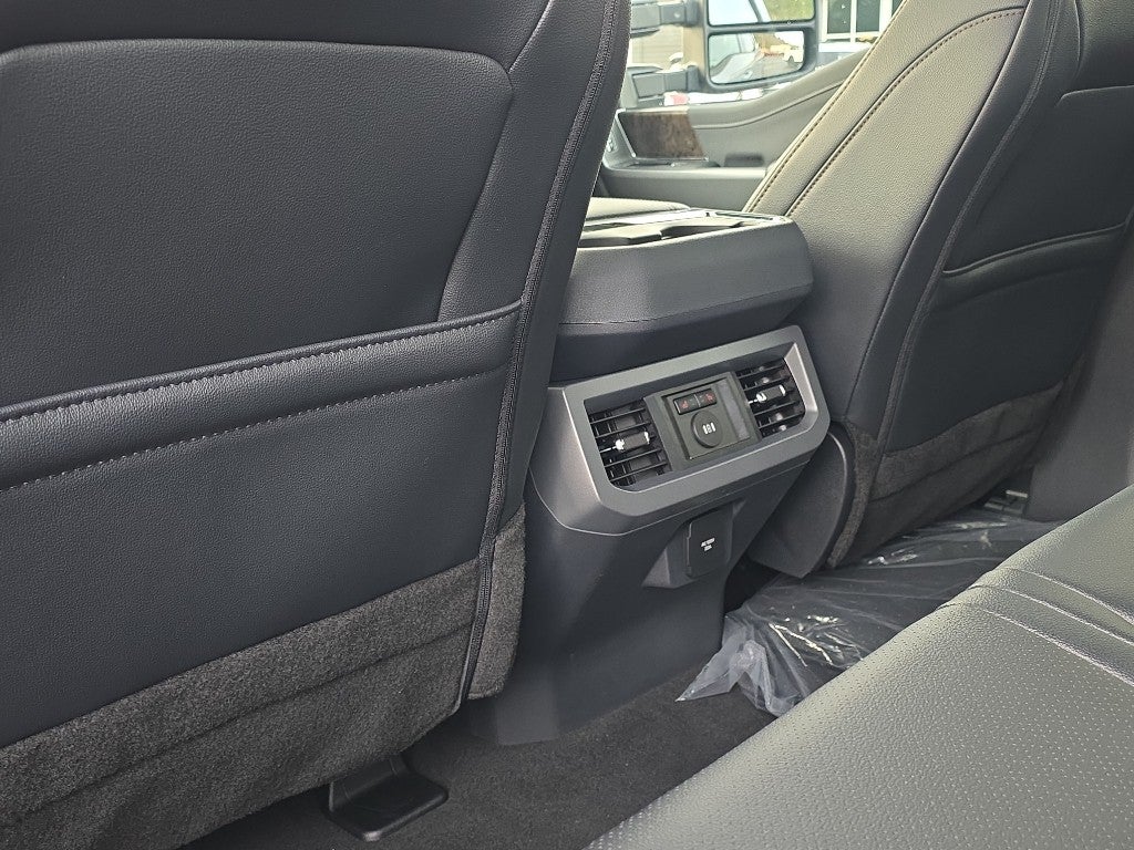 2026 Ford Super Duty LARIAT