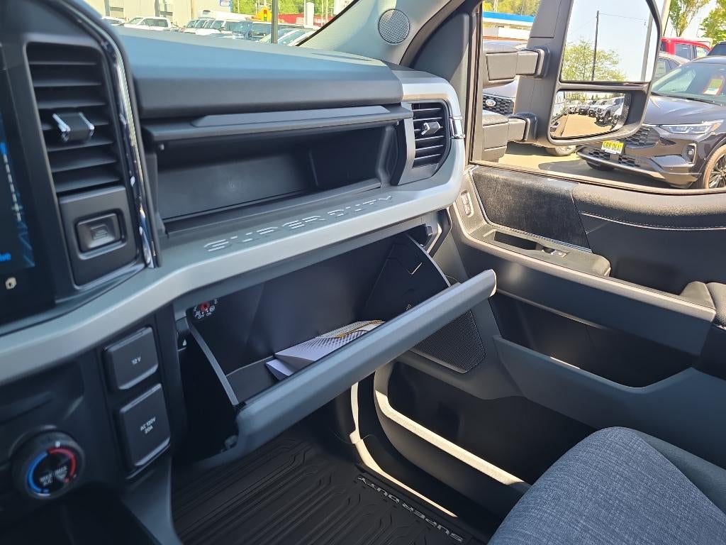2025 Ford Super Duty XLT