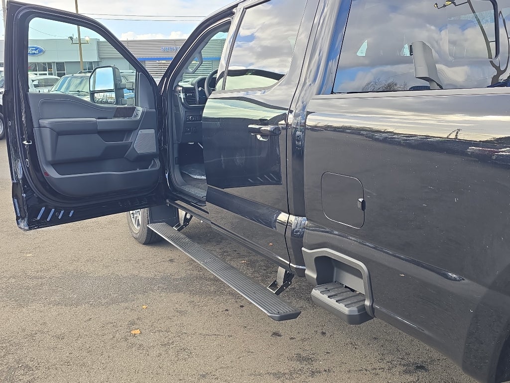 2026 Ford Super Duty LARIAT