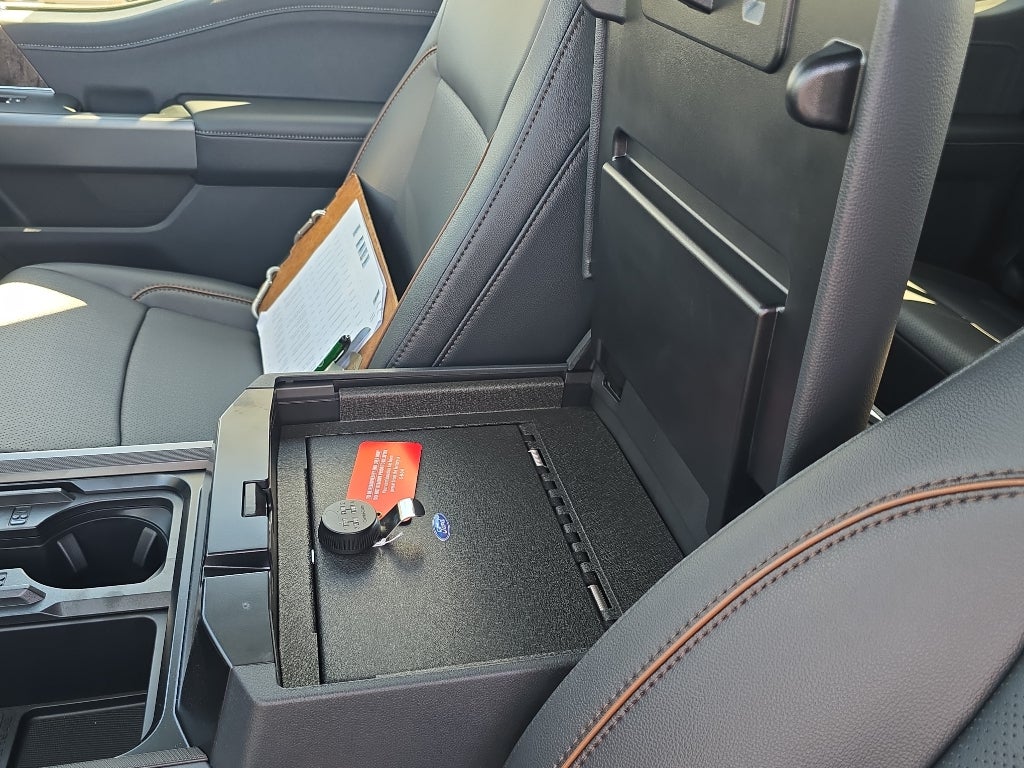 2026 Ford Super Duty LARIAT