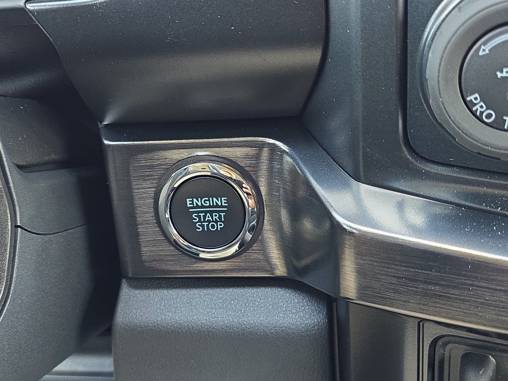 2026 Ford Super Duty LARIAT