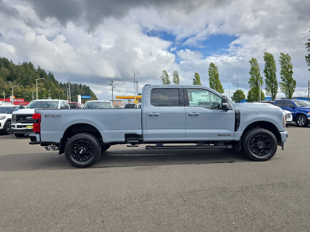 2026 Ford Super Duty LARIAT