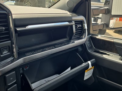 2026 Ford Super Duty LARIAT