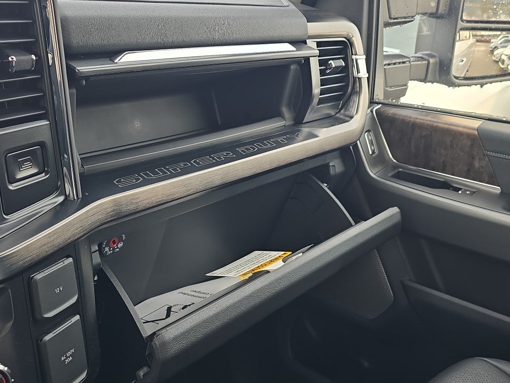 2026 Ford Super Duty LARIAT