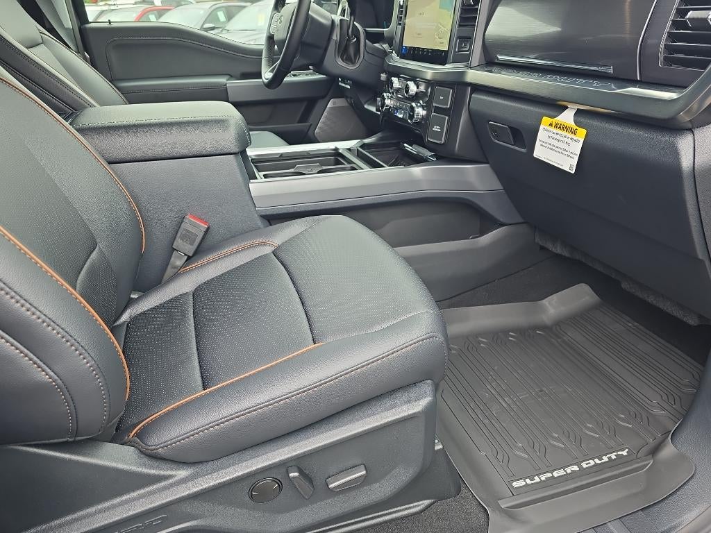 2025 Ford Super Duty LARIAT