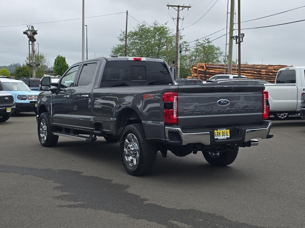 2025 Ford Super Duty LARIAT