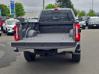 2025 Ford Super Duty LARIAT
