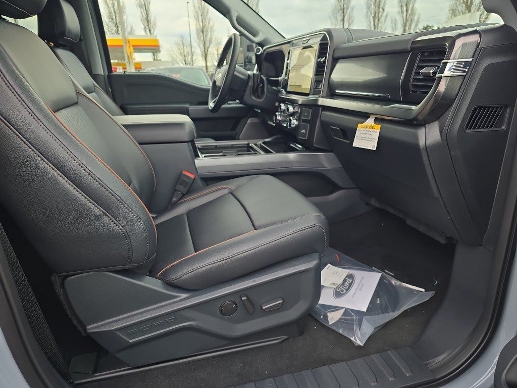 2026 Ford Super Duty LARIAT