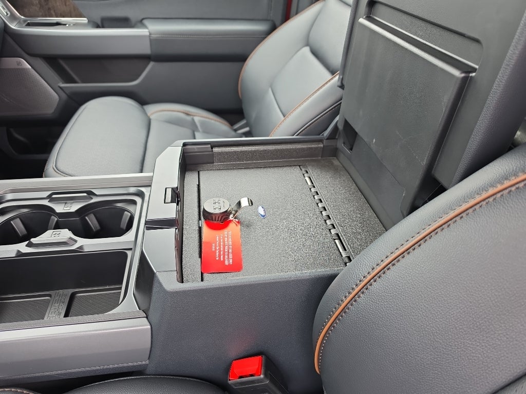 2026 Ford Super Duty LARIAT