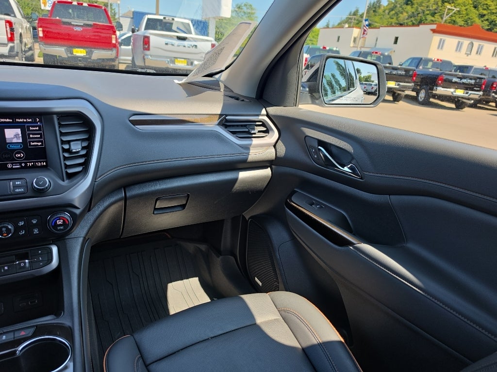 2023 GMC Acadia AT4
