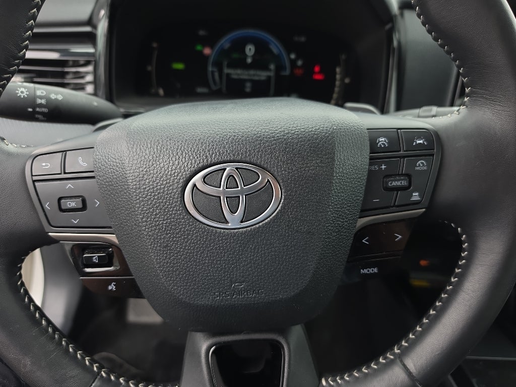 2025 Toyota Camry Hybrid SE