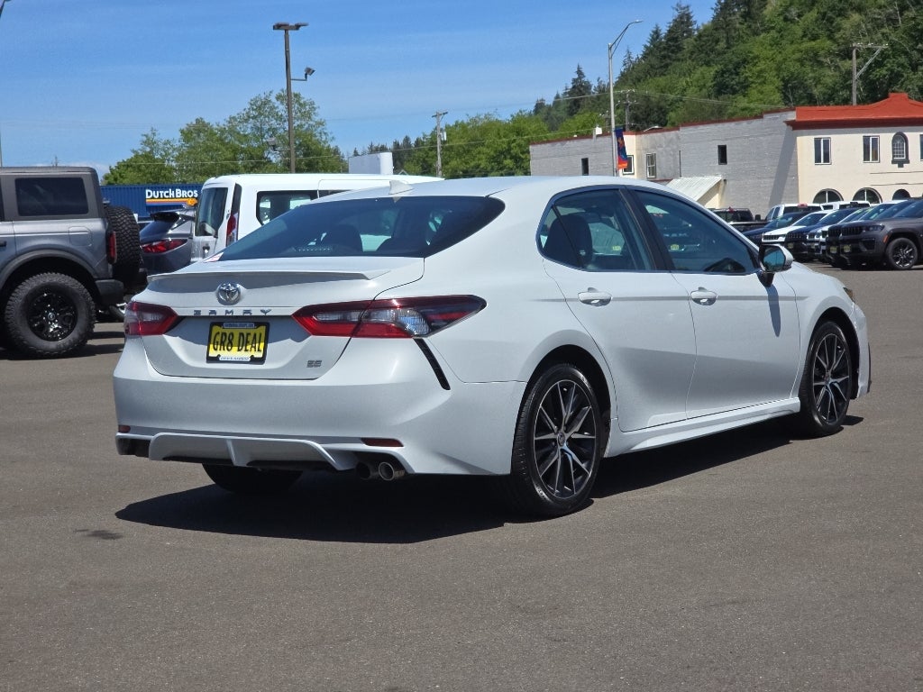 2022 Toyota Camry SE