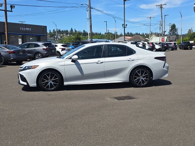2022 Toyota Camry SE