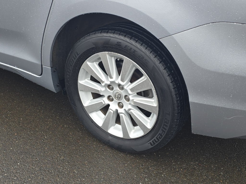 2013 Toyota Sienna LE