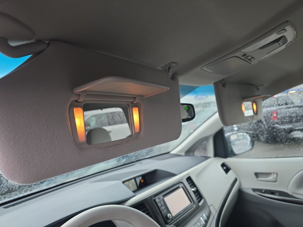 2013 Toyota Sienna LE