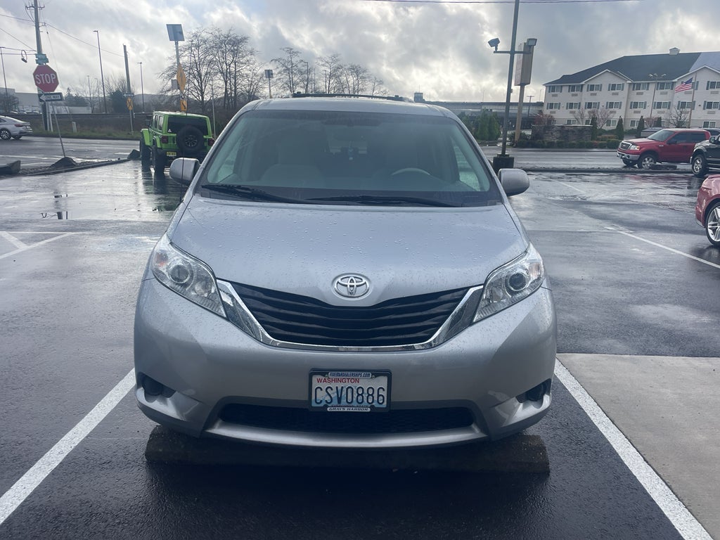 2013 Toyota Sienna LE
