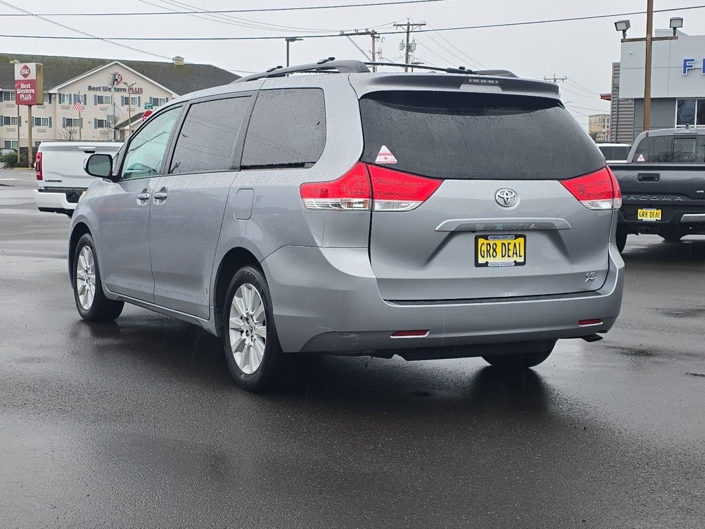 2013 Toyota Sienna LE