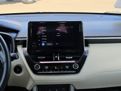 2024 Toyota Corolla Cross XLE
