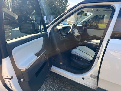 2023 Rivian R1S Adventure