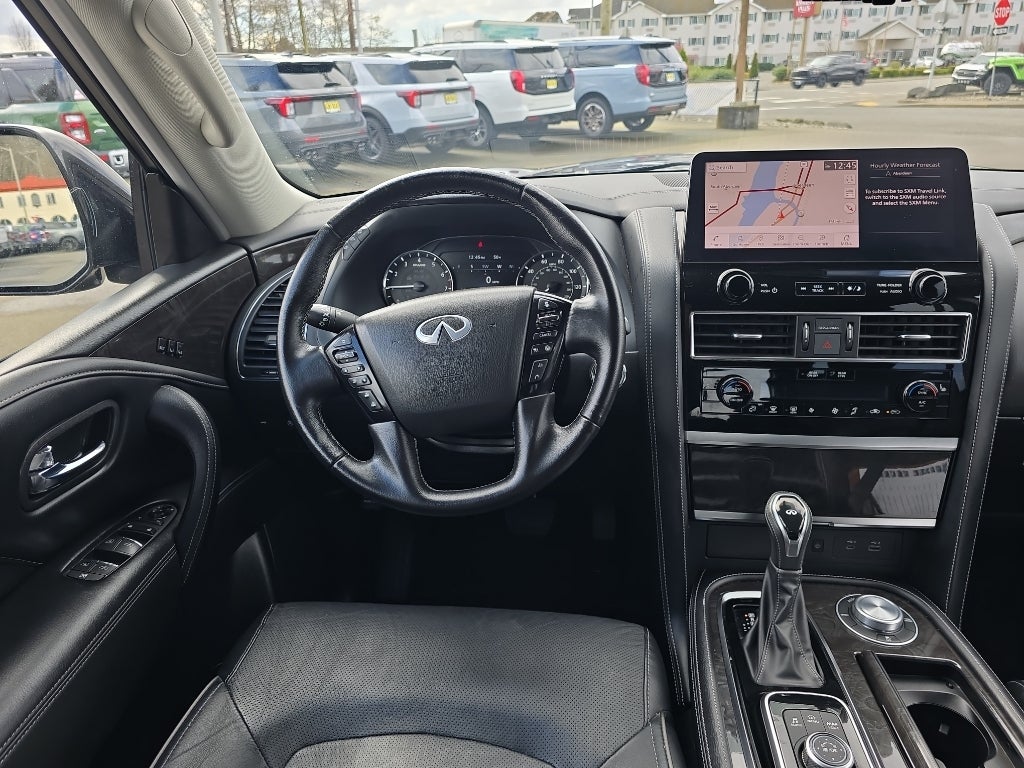 2024 INFINITI QX80 LUXE