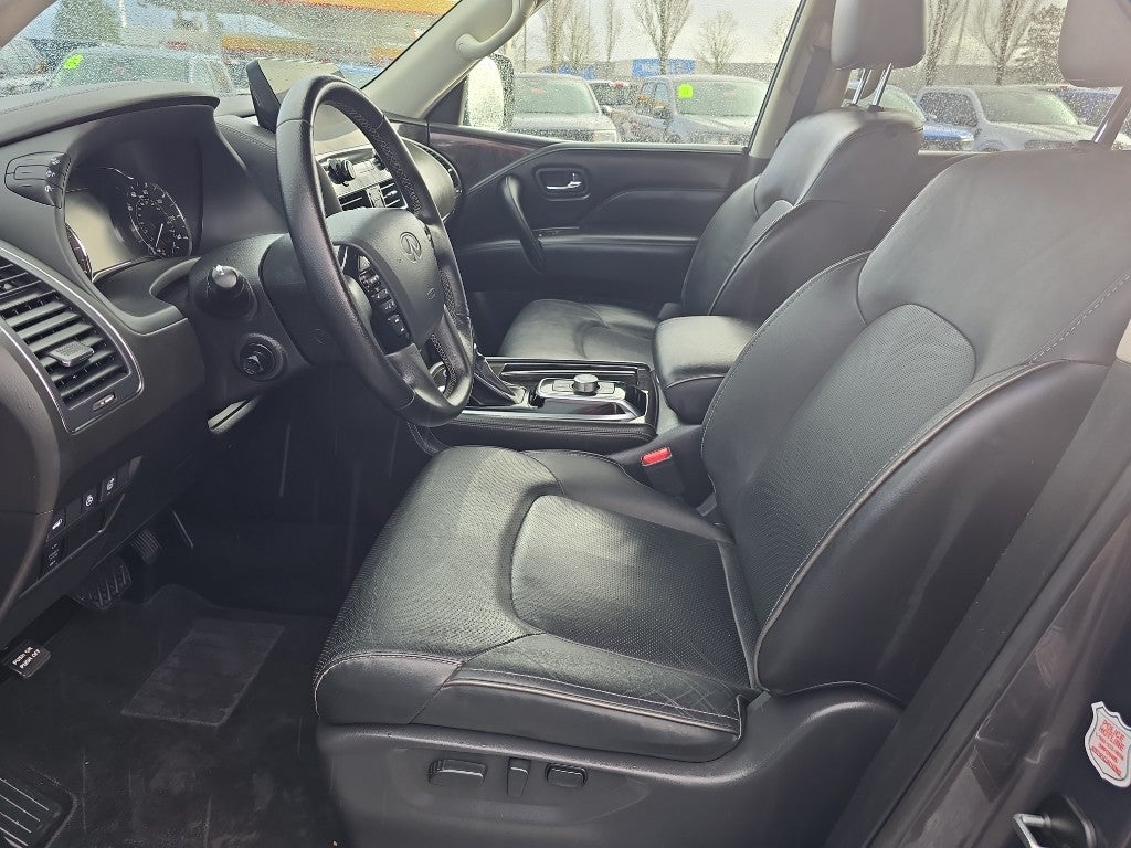 2024 INFINITI QX80 LUXE