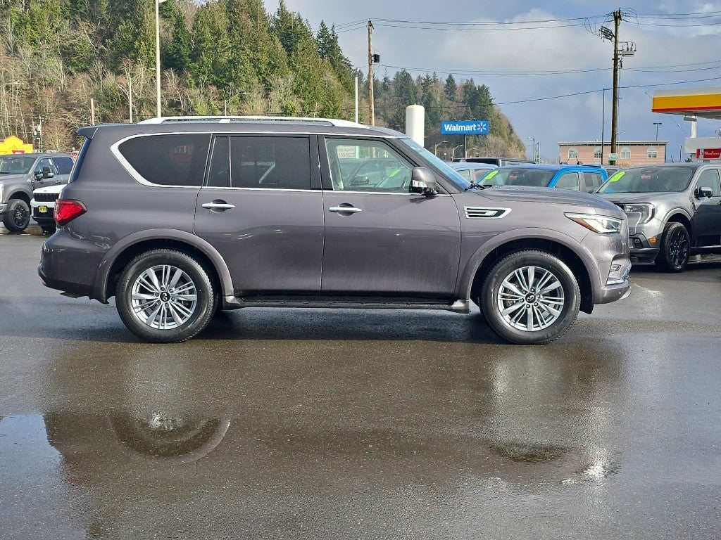 2024 INFINITI QX80 LUXE