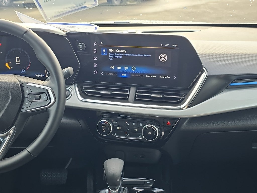 2025 Chevrolet Trax LT