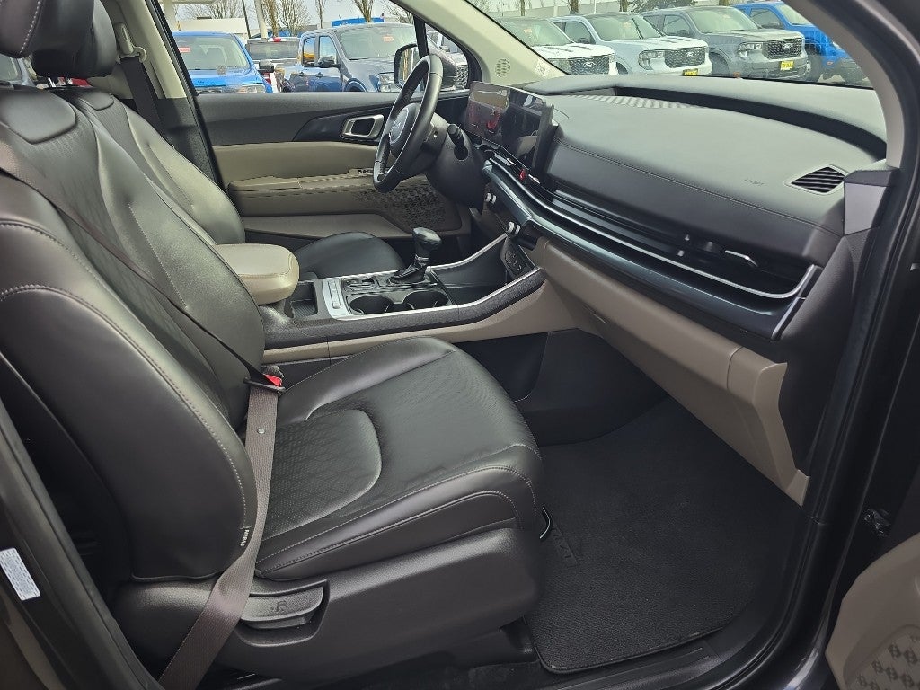 2025 Kia Carnival LX